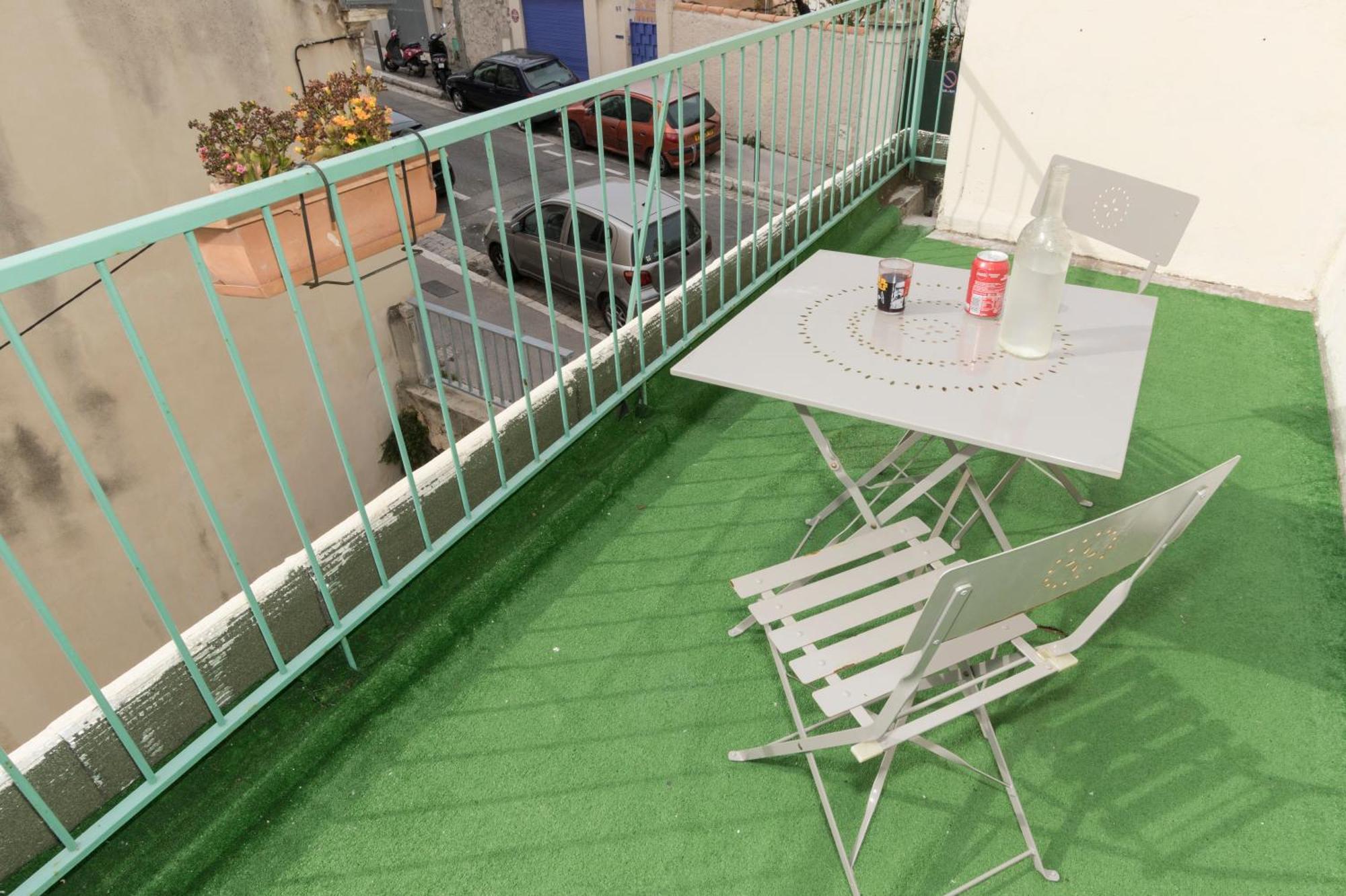 Stud Terras Ville Corniche 2 Pers Stat Gratuit Rue Modif Suivt Possib Et Accord Exclusif Марсель Экстерьер фото