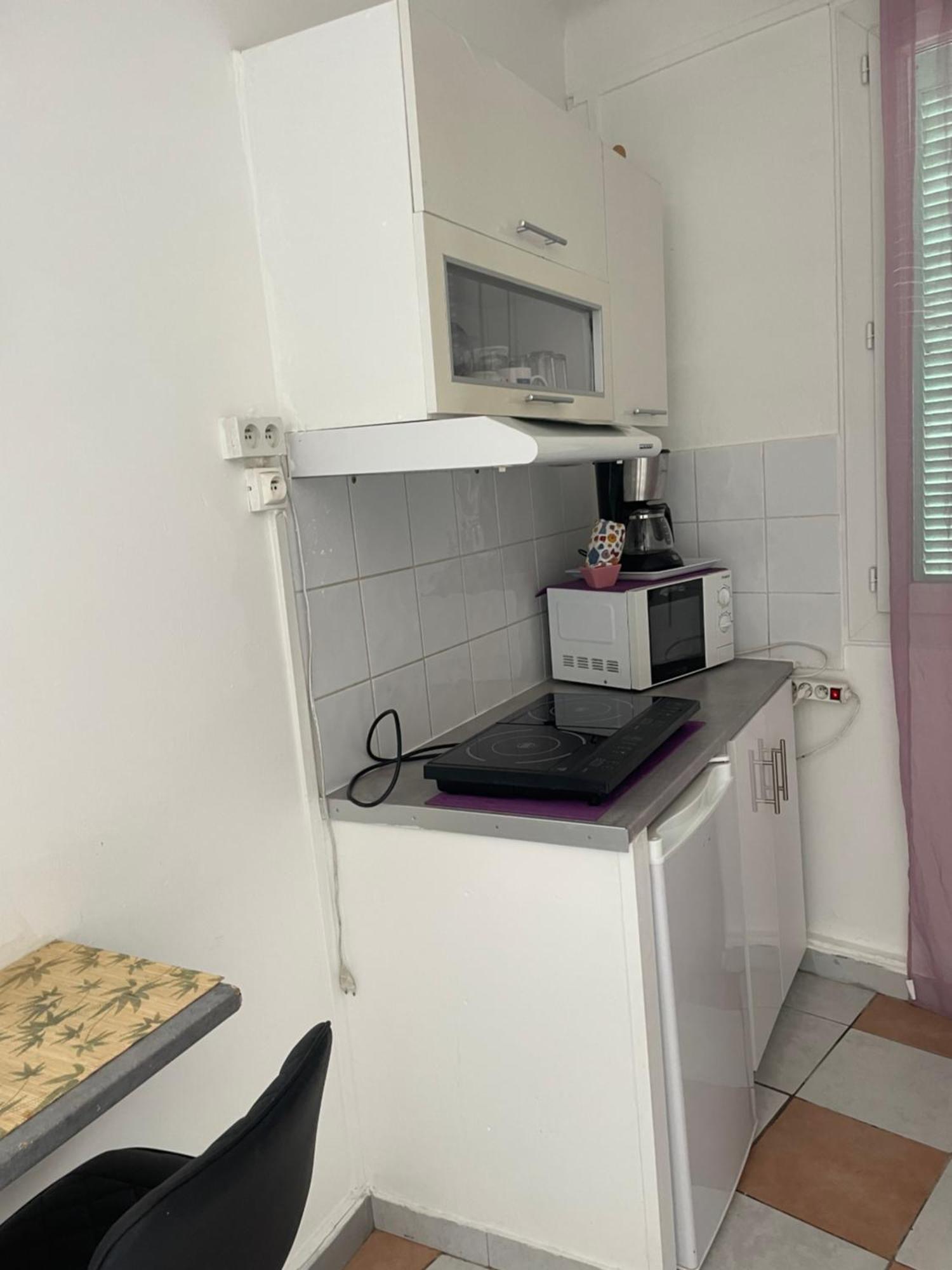 Stud Terras Ville Corniche 2 Pers Stat Gratuit Rue Modif Suivt Possib Et Accord Exclusif Марсель Экстерьер фото