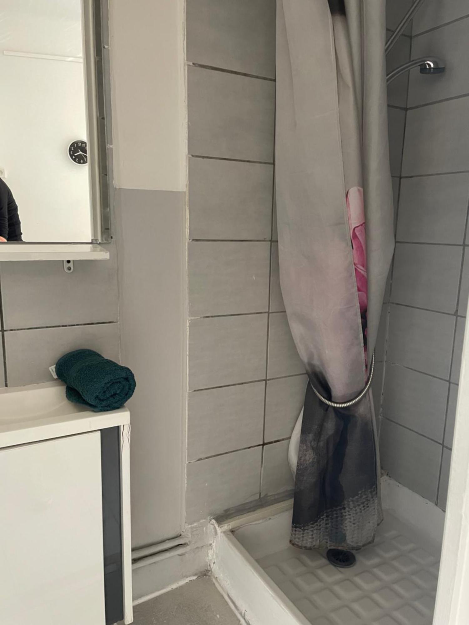 Stud Terras Ville Corniche 2 Pers Stat Gratuit Rue Modif Suivt Possib Et Accord Exclusif Марсель Экстерьер фото