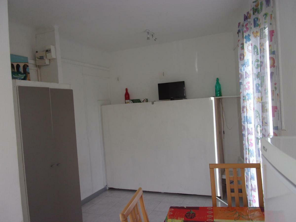 Stud Terras Ville Corniche 2 Pers Stat Gratuit Rue Modif Suivt Possib Et Accord Exclusif Марсель Экстерьер фото